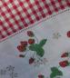 Preview: Garten Tischdecke "Vichy rot mit Erdbeer-Bordüre"